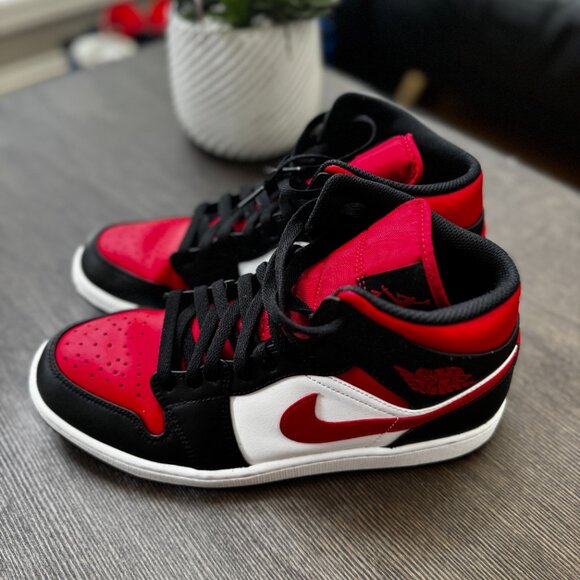 Air Jordan 1 Mid 'Black/Fire Red-White' | Men’s Size 10 | Lightly Worn - Picture 3 of 4